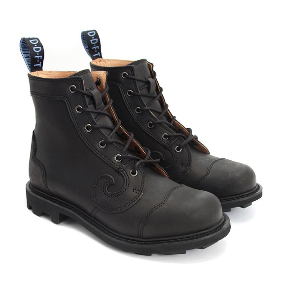 John Fluevog 7TH HEAVEN DERBY SWIRL
(6 EYE) CLASSIC DERBY BOOTS in Black Leather - Picture 2 of 13